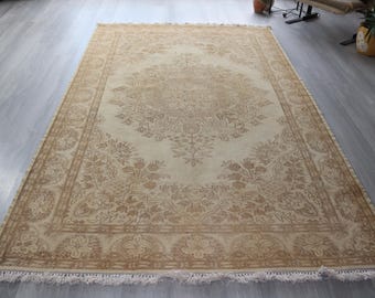 Soft Sand Medallion Low Piled Oushak Rug 5'7''x9'2'' / C-6291