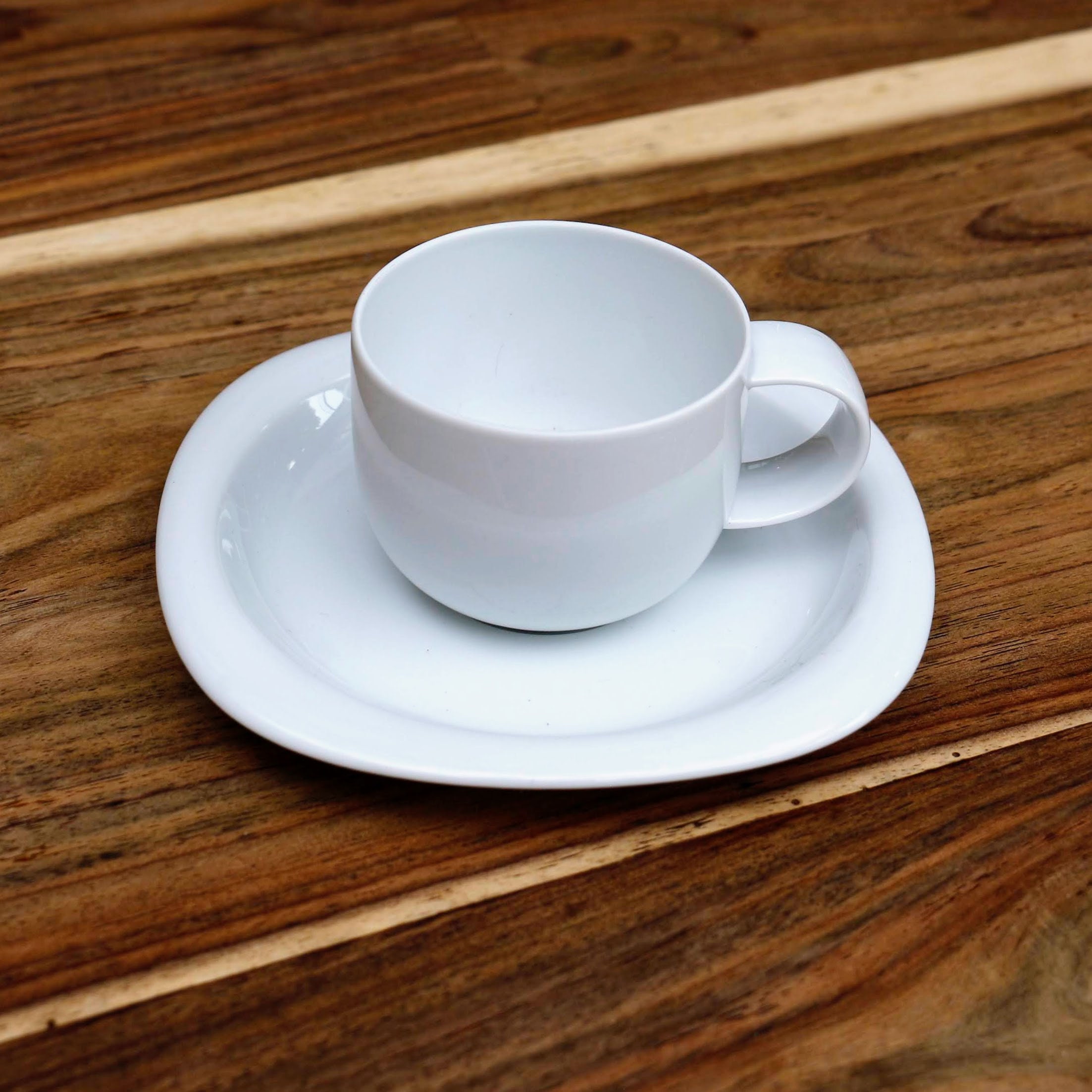 スオミ - ローゼンタール（Rosenthal）公式オンラインショップ