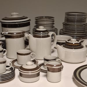 Arabia Karelia Servis, designad av Anja Jaatinen Winquist - 1970-talet - Finland - Vintage / Kök / Samlarföremål