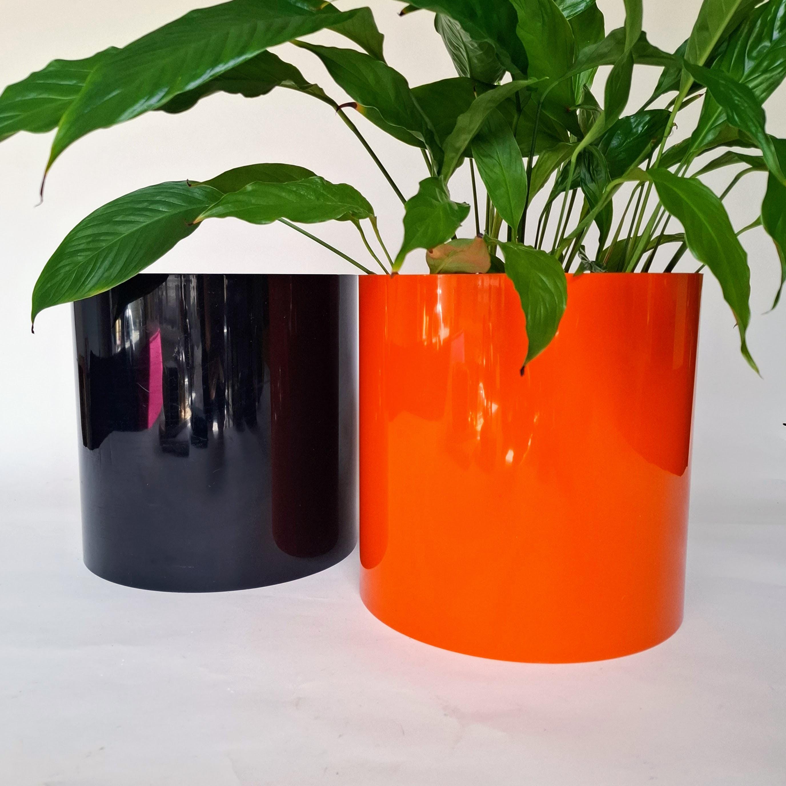 Orange or Black Planter by Gino Columbini for Kartell - Flowerpot Plastic - Orange or Black