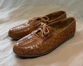 Vintage Mario de Gerard Woven Leather Huaraches Brown Lace Up Oxford Flats 90s Boho Mexican Style Summer Shoes Size 37 Brazilian Leather