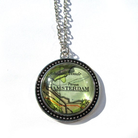 Personalized Map necklace - The Netherlands 30 mm