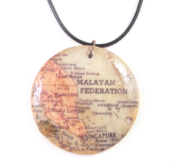 Wooden world map necklace - Asia