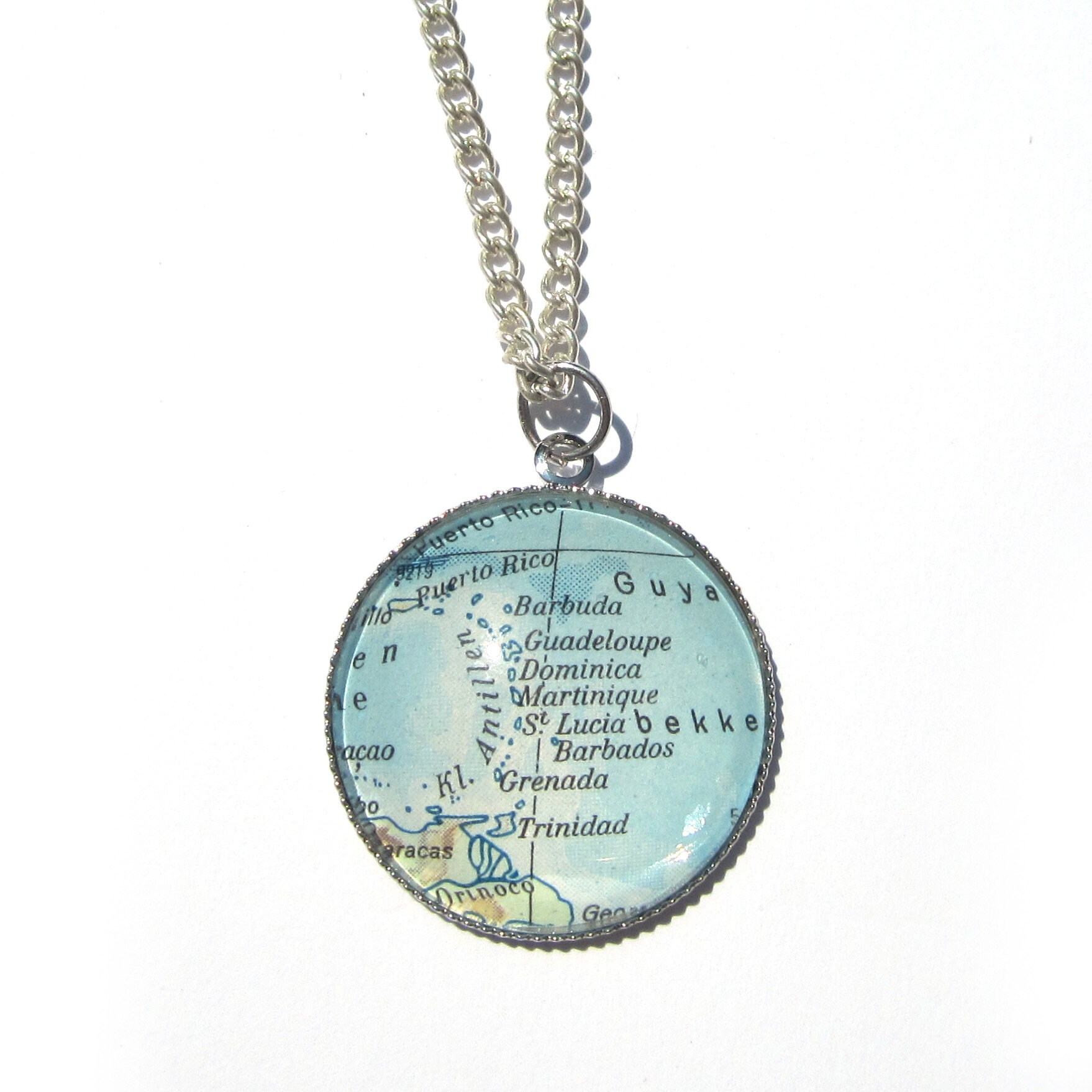 Personalized map necklace - Central america variations 25 mm