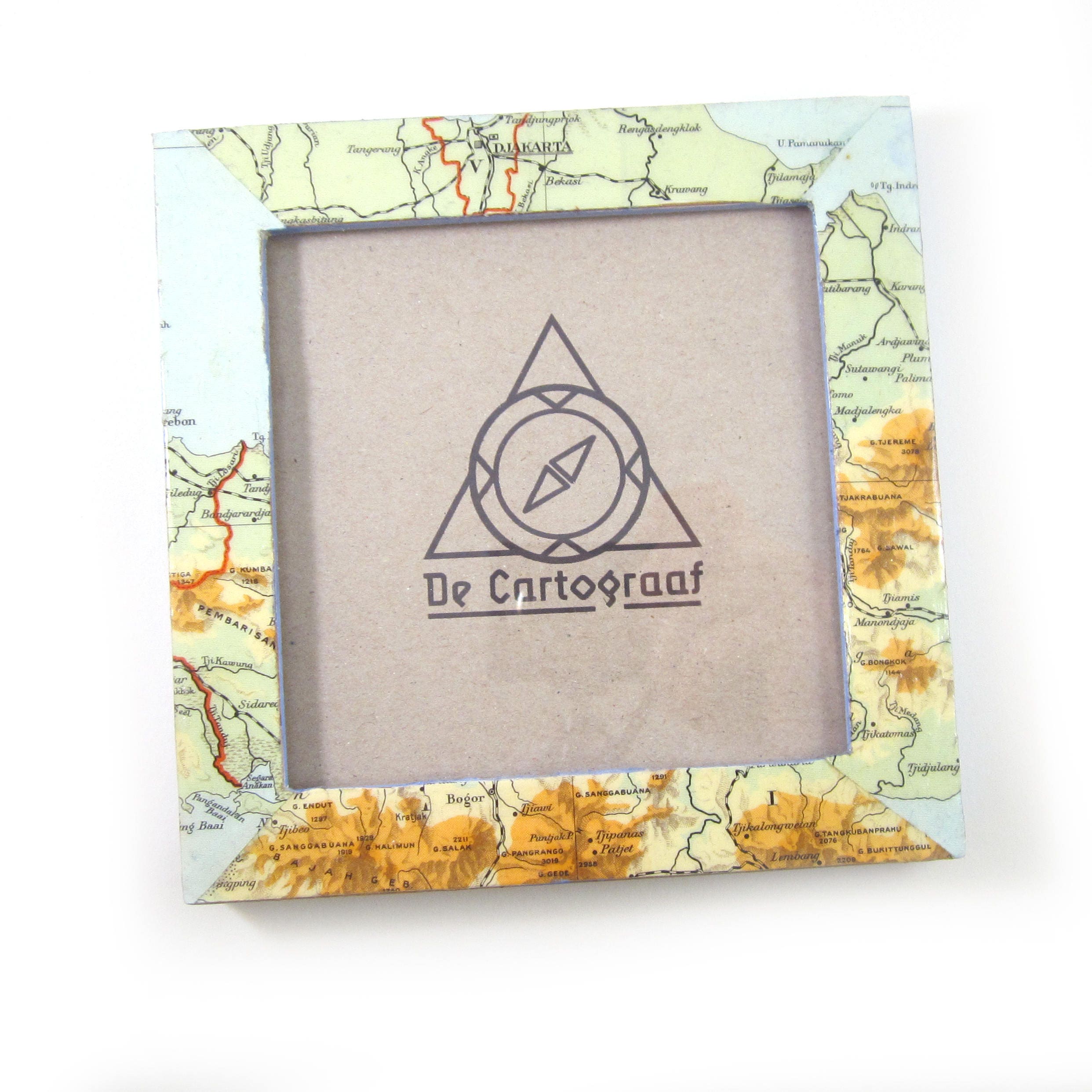 Personalized World map photo frame