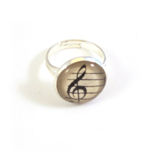 Personalized sheet music ring