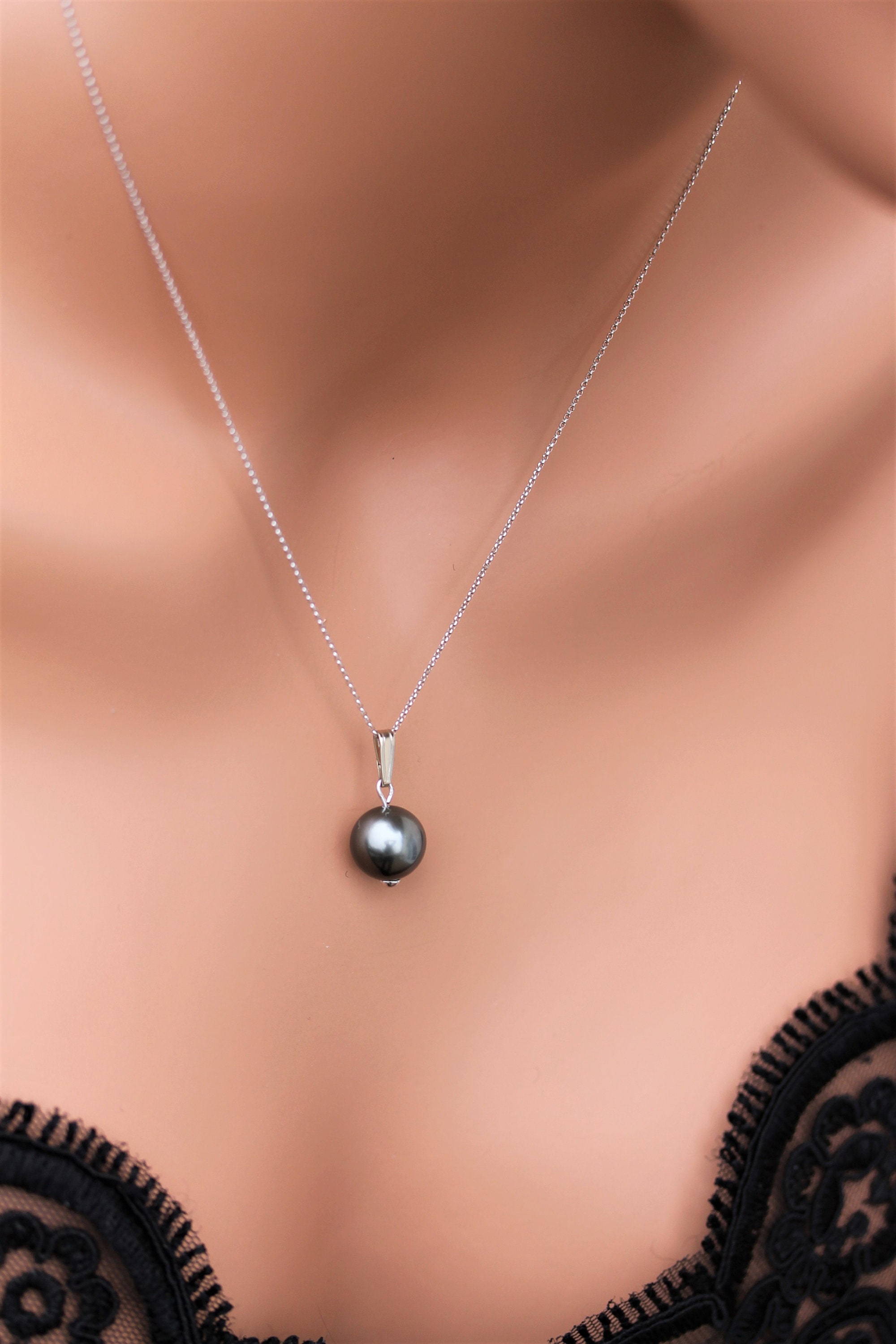 VAIREA Tahitian Pearl Adjustable Necklace - Eternal Black Eternal Black / 14K Gold Filled