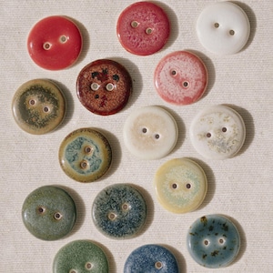 Boutons en porcelaine faits main – lot de 4 – 1,8 cm de diamètre – pour couture, tricot, crochet, patchwork – couleurs naturelles