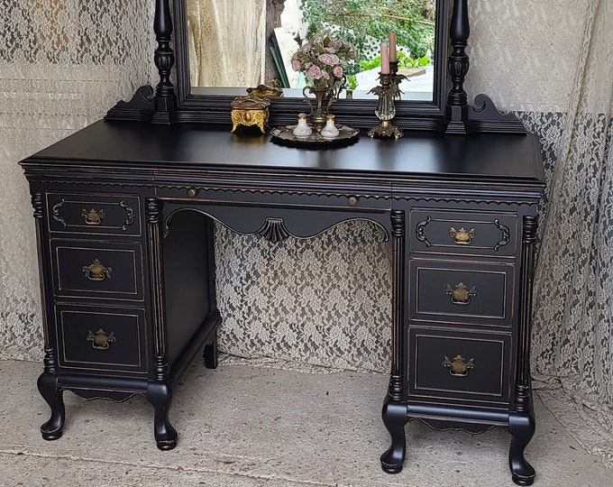 Vintage Queen Ann Vanity Table, Circa 1940's, Black Vanity, Romantic