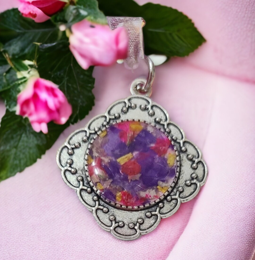 Dried Funeral Flower Pendant, Custom Memorial Jewelry, Flower Pendant