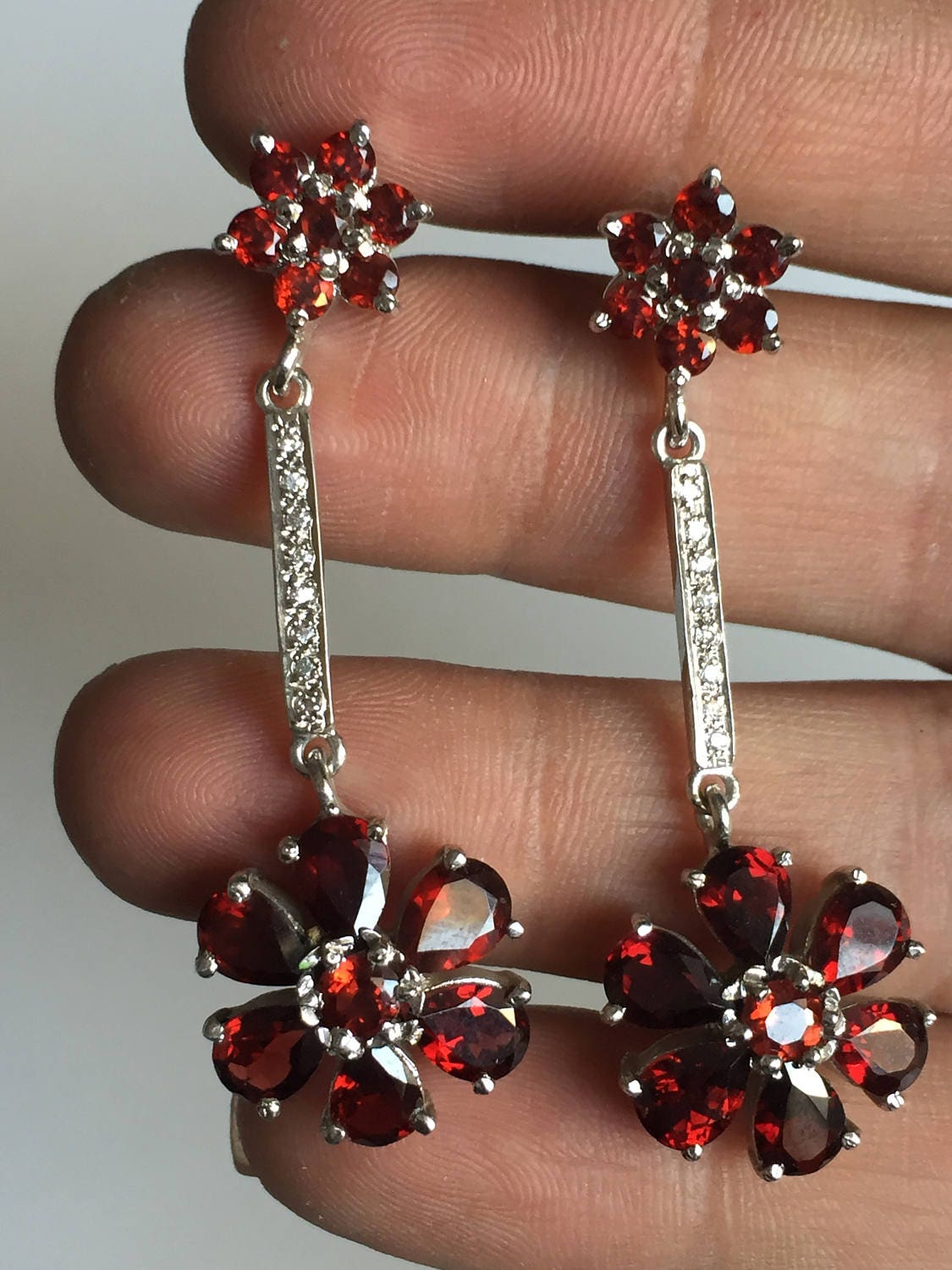 STERLING SILVER 925 EARRING 100% NATURAL GARNET NATURAL BLOOD RED GEMSTONE AAA STERLING SILVER 925 EARRING 100% NATURAL GARNET NATURAL BLOOD RED GEMSTONE AAA
