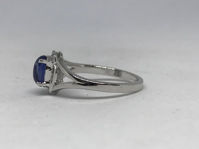 Tanzanite stone ring in 925 sterling silver