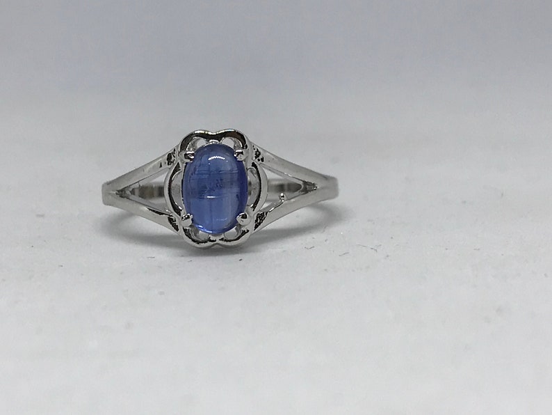 Tanzanite stone ring in 925 sterling silver