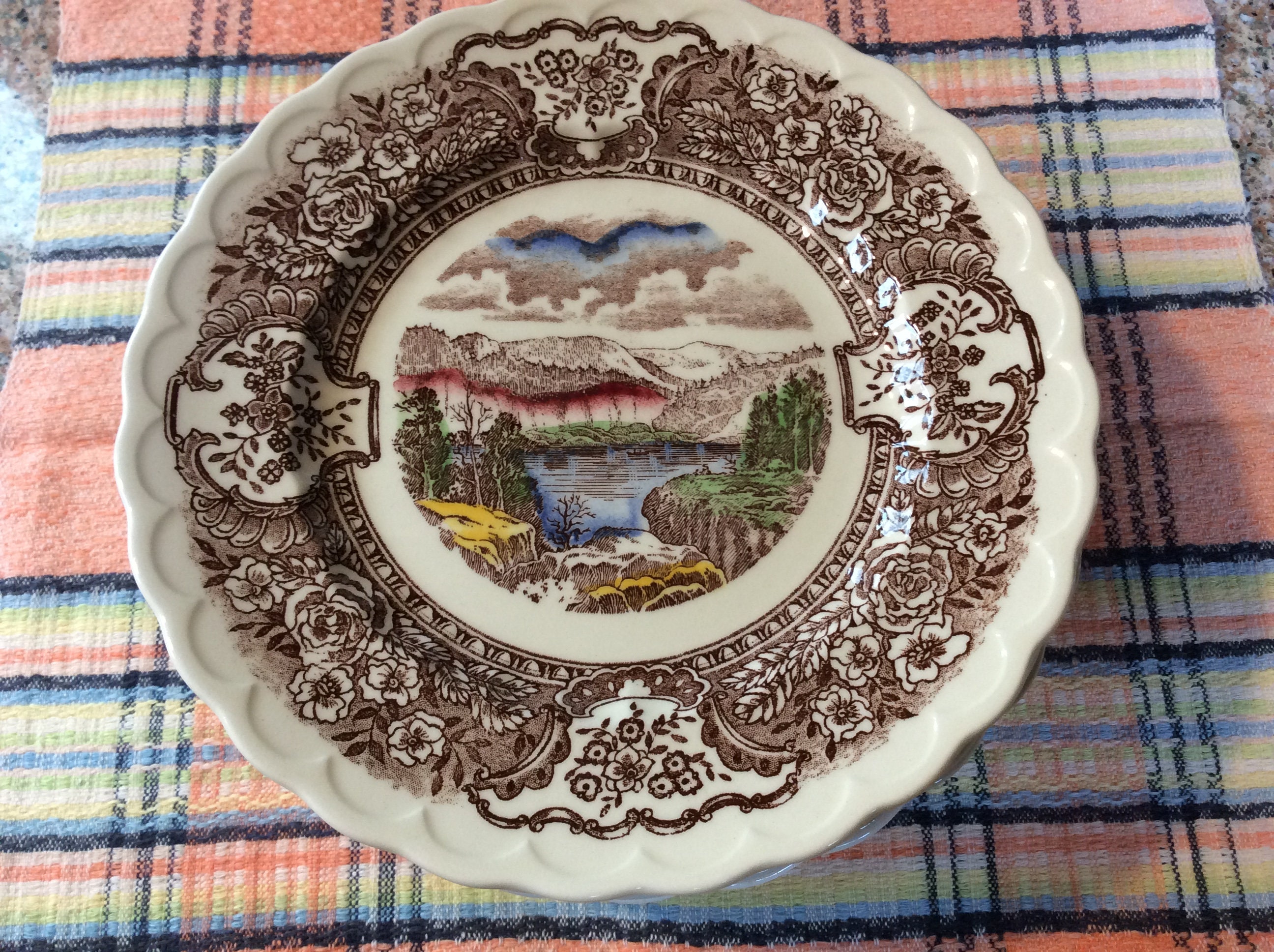 Vernon Kilns Vernon's 1860 7-1/2" Salad Plate Vernon Kilns Vernon's 1860 7-1/2" Salad Plate