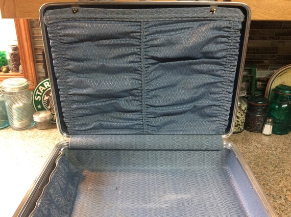 Starflite Blue Suitcase - image 7