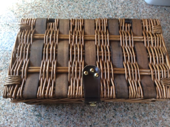 Wicker Picnic Basket / Wicker Tray - image 8