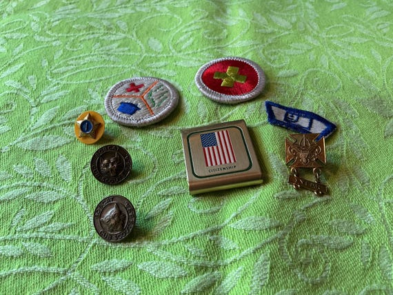 Scouting Patches & Pins - image 2