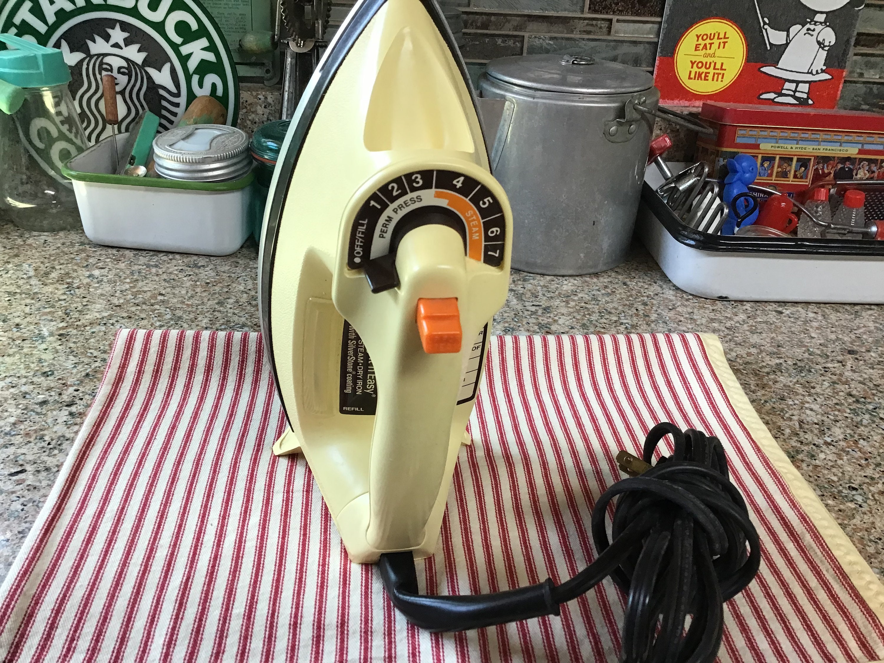 Vintage 1990 Black & Decker Light 'n Easy Steam Dry Iron Model F363 New  Sealed for Sale in Omaha, NE - OfferUp