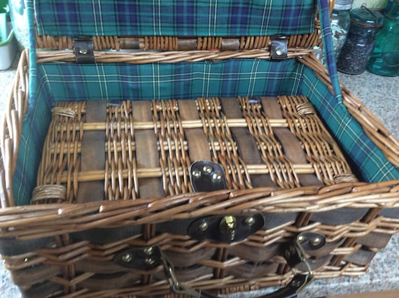 Wicker Picnic Basket / Wicker Tray - image 1