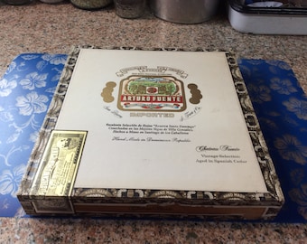 Caja de Cigarros Arturo Fuente