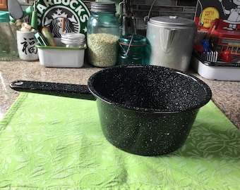 Cacerola de esmalte negro