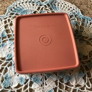 Tupperware Sandwich Keeper