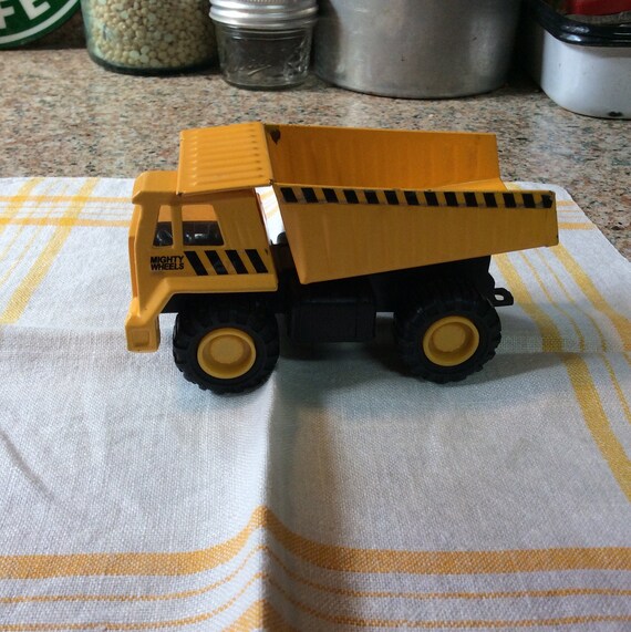 mighty wheels dump truck