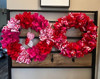 Valentine’s Day Rag Wreath/Wreath/Rag Wreath/Valentine’s Day Wreath/Valentine’s Day Door Hanger