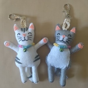 Cat keychain  Cat lover keychain  Felt cat keychain