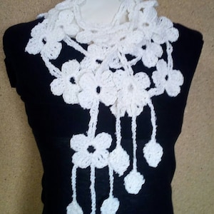 Cachecol de flor de lariat de crochê/lariat de colar de flor de crochê/lenço floral colorido/lenço floral de crochê/lenço de crochê longo/lenço de flor de crochê