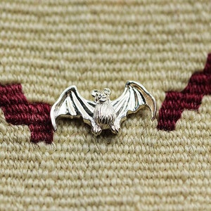 Sterling Silver Bat Collar Pin, Gothic Bat Charm, Vintage Lapel Pin, Halloween Bat Accessory, Men’s Gothic Jewelry, Vampire Brooch Jewelry