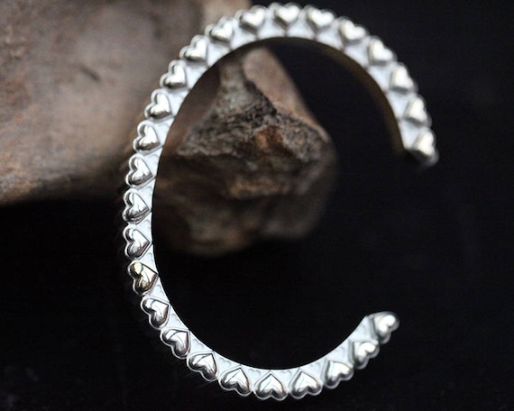 Bracciale Donna Regolabile Fatto A Mano Con Cuore Argento E Nastro Grigio, In Confezione Regalo