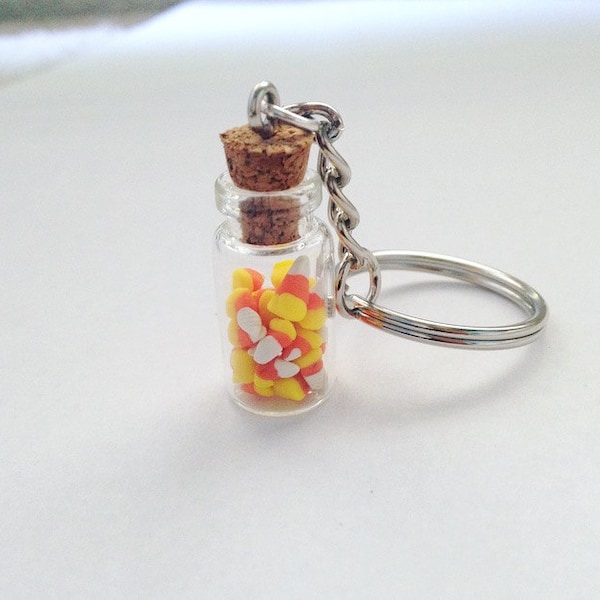 Collar de maíz de caramelo en una botella