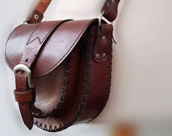 Vintage Leather Bag, Genuine Leather Bag, Messenger Vintage Smaller Leather Bag Hippie bag 70s bag, Boho Leather Crossbody Bag