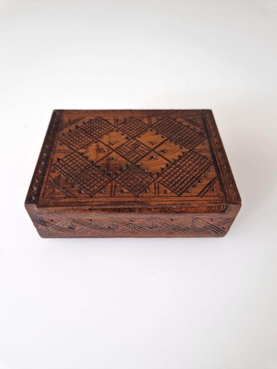 Vintage European Wooden Wood Box Trinket Box Cigarette Box Hand Carved Box  Card Box Small Gift Box Keepsake Decorative Antique Art Box