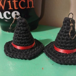 Witch hat earrings. Halloween. Crochet.