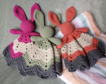 Bunny rabbit lovey on a round ripple blanket