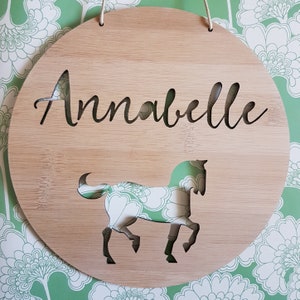 Mur en bois personnalisé / Suspendu de porte - Cheval / Poney- tenture murale-art mural-enseigne en bois-personnalisé-cadeau enfant-bébé-découpe laser