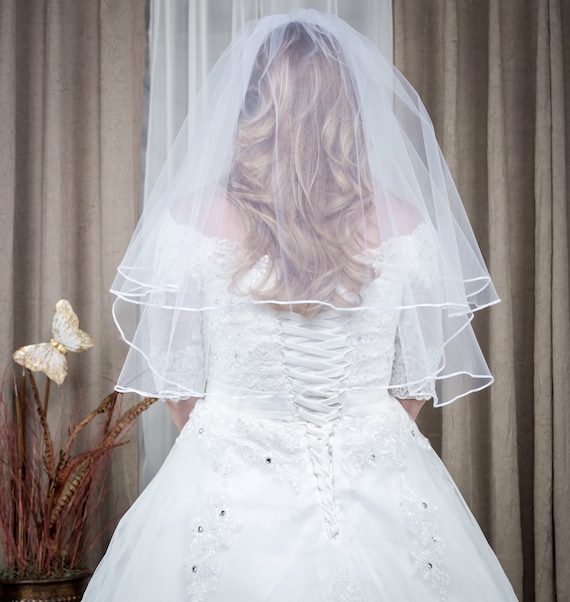 2 Tier Wedding Veil Elbow Length With Comb, White or Ivory  display picture 3
