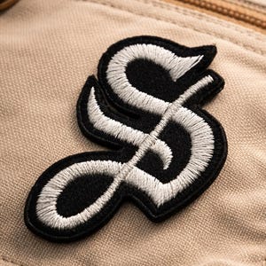 4 ""Old English Letter Patch, Individuell gesticktes Aufbügeln für Jacken, Rucksäcke, Mützen und mehr."