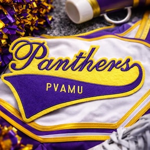 Individuell gestickter Namensaufnäher zum Aufbügeln für Varsity-Jackenbekleidung für Schule und Cheerleader