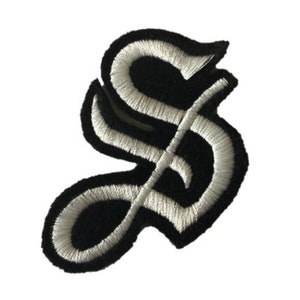 Letras de ferro em inglês antigo de 4" para jaquetas e coletes de motocicleta góticos, motociclistas, jeans e couro para mulheres e homens * Patches de bordado personalizados