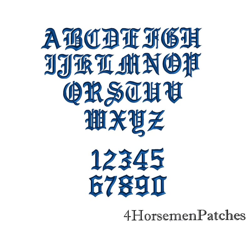 Puede incluir: Un alfabeto y n&uacute;meros azules en estilo de fuente g&oacute;tica. Las letras est&aacute;n en may&uacute;sculas y los n&uacute;meros est&aacute;n en una sola fila.