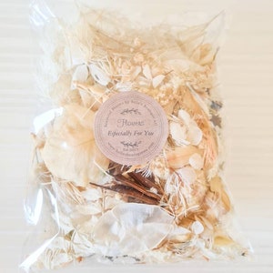 White Neutral Natural Preserved flower eco confetti dried loose flowers natural botanical florist DIY crafts supplies gifts weddings hampers
