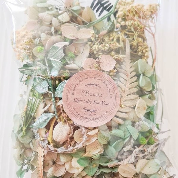 Green Preserved flower eco confetti dried loose flowers natural botanical florist DIY crafts supplies gifts weddings hampers décor woodland