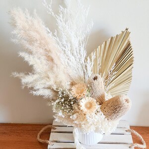 neutral white beige preserved floral arrangement in vase pampas palm banksia dried flowers everlasting bouquet natural home wedding décor