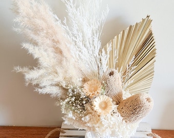 neutral white beige preserved floral arrangement in vase pampas palm banksia dried flowers everlasting bouquet natural home wedding décor
