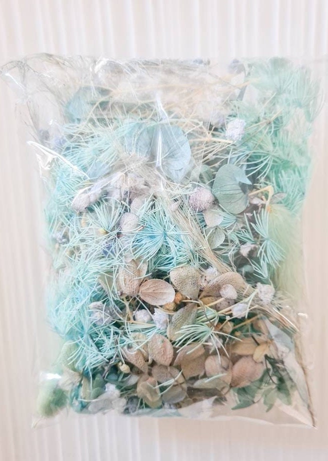 BLUE LAGOON FLOWERFETTI® - Freeze Dried Edible Flower Confetti