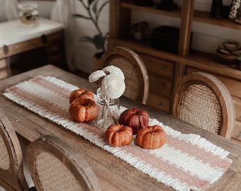 Miniature pumpkins, dollhouse pumpkins, dollhouse fall decor, miniature fall decor, miniature home decor, miniature Halloween, accents