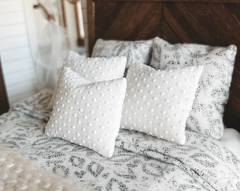 Dollhouse Miniatures decorations, dollhouse throw pillow, textured pillow, Miniature pillow, miniature decor, 1:12 scale